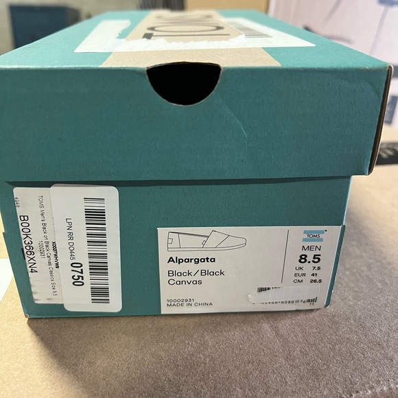 MEN’s black canvas TOM’S- Size 8.5 - Picture 2 of 3